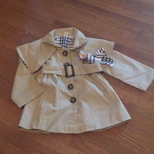 Boutique Tan Plaid Lined Trenchcoat 12M